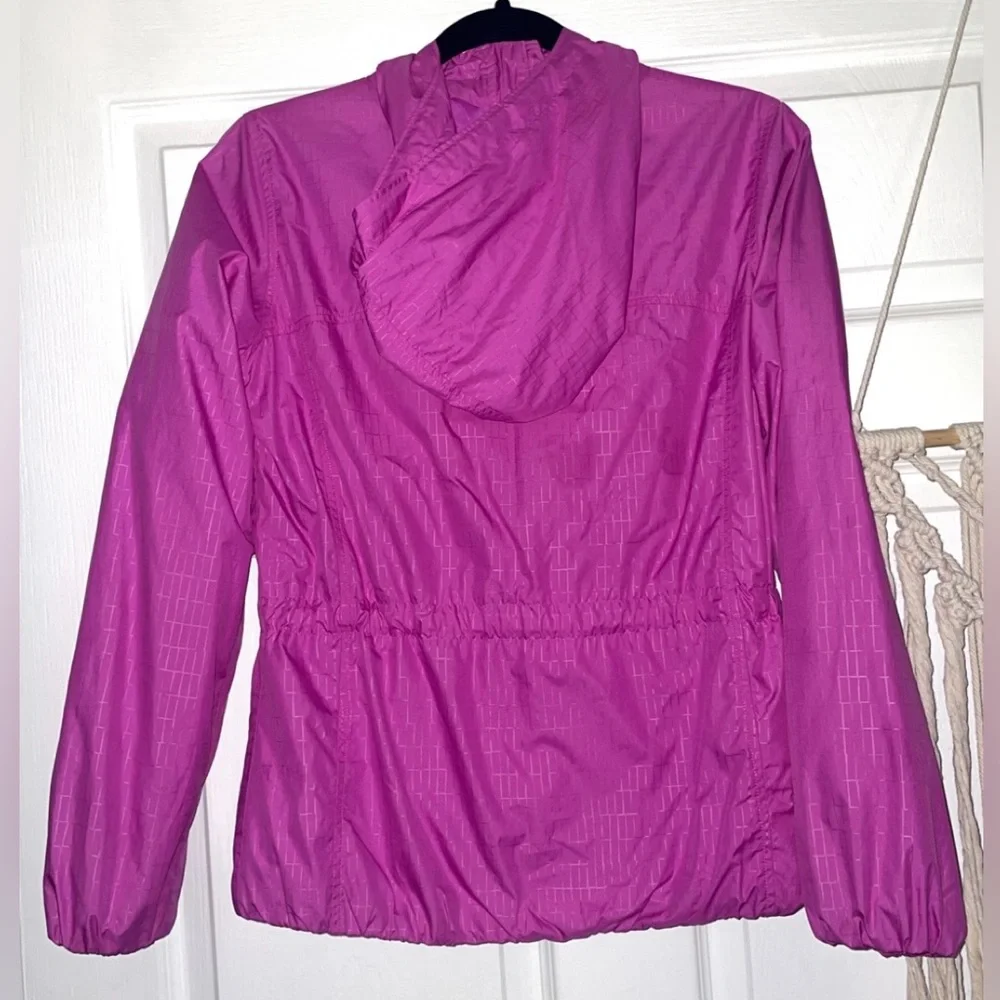 Columbia Women’s Hooded Windbreaker Jacket - Picture 6 of 12